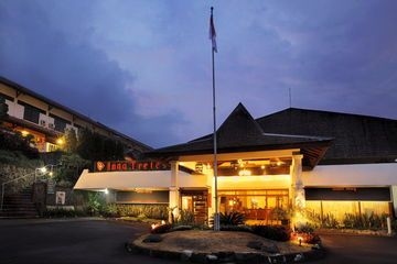 โรงแรมอินนา เตรเตส (Inna Tretes Hotel)0