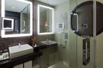 Crowne Plaza2