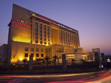 Crown Plaza Today0