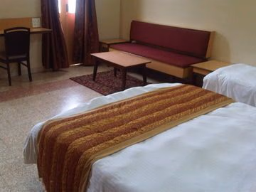 โรงแรมชาโตว์ วินด์เซอร์ (Chateau Windsor Hotel)4