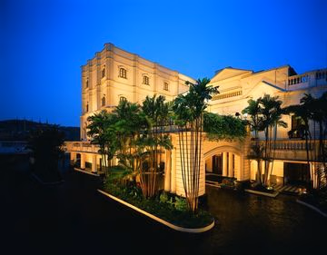 Oberoi Grand0