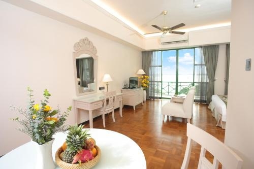 Himawari Hotel Apartments0