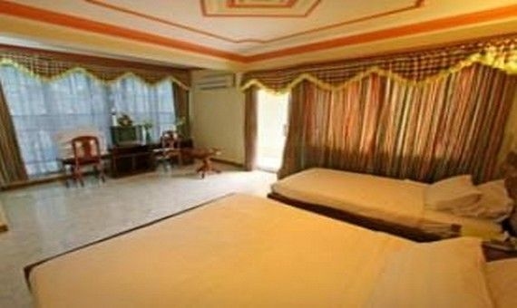 Lucky Star Hotel4