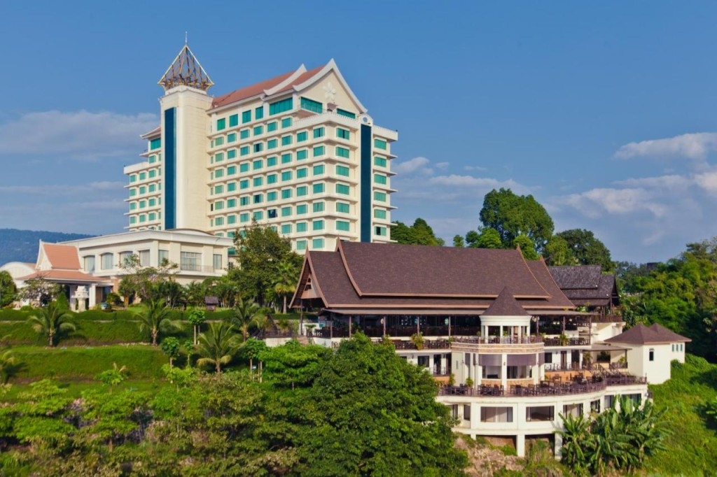 โรงแรมจำปาสักแกรนด์ (Champasak Grand Hotel)0