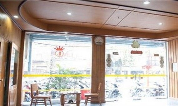 Lucky Hotel1