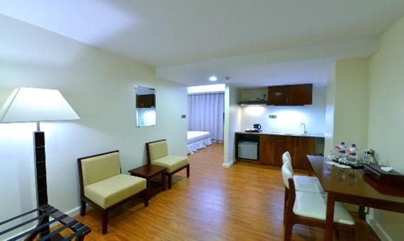 Cherry Hills Hotel3