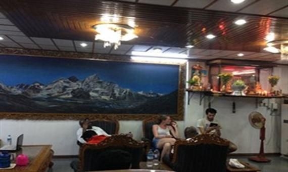 Everest Hotel3