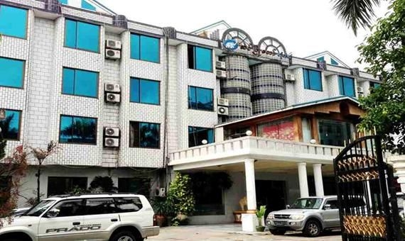 Royal White Elephant Hotel0
