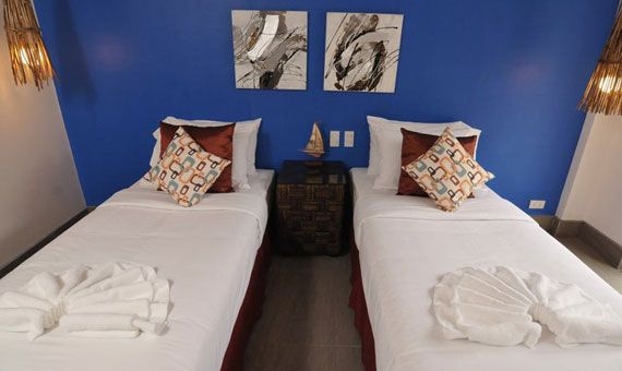 One Azul2