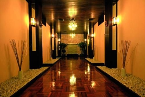 โรงแรมอินทรา รีเจนท์ (Indra Regent Hotel)2