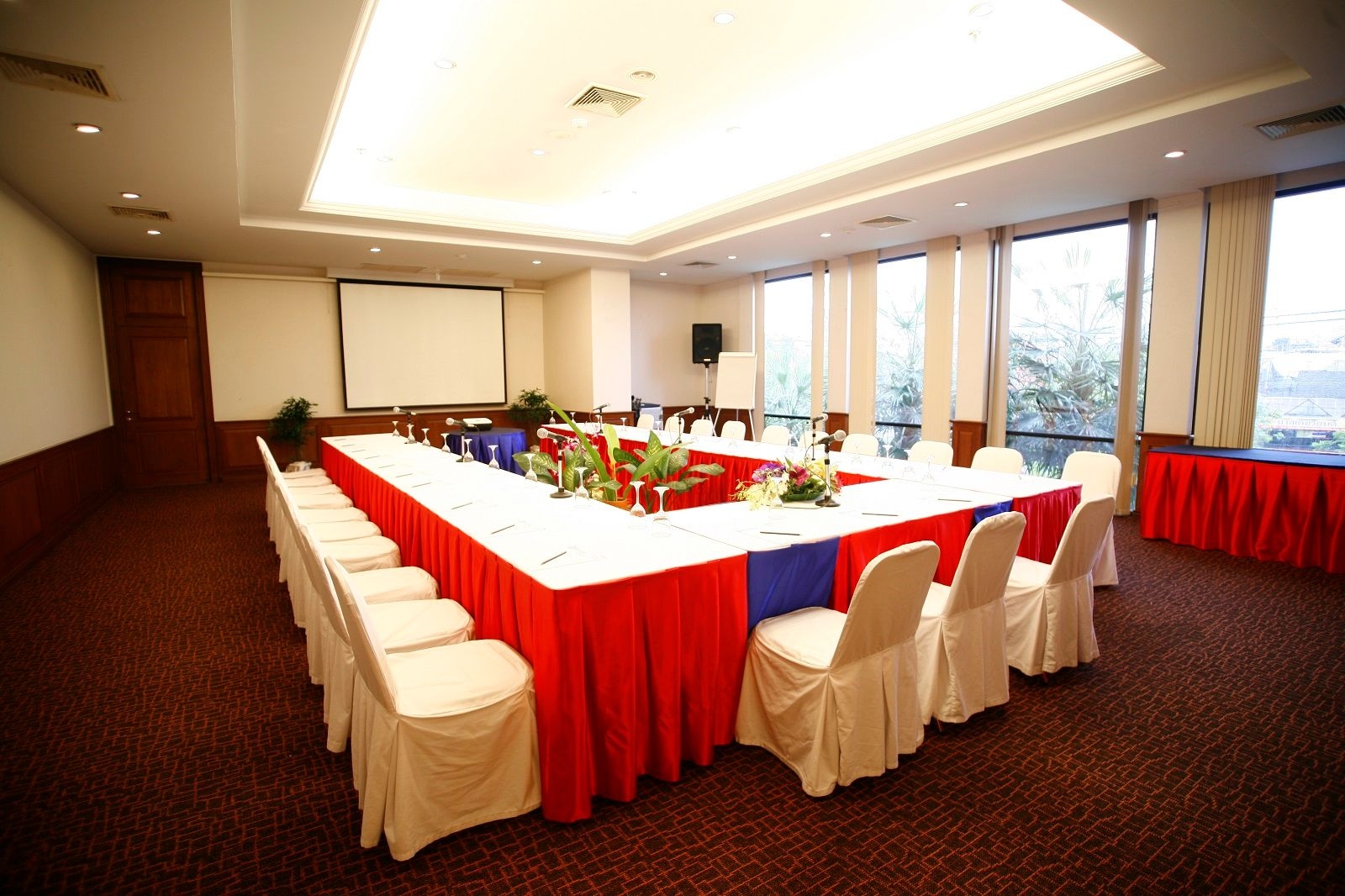 โรงแรม อโมรา ท่าแพ เชียงใหม่ (Amora Tapae Hotel)4