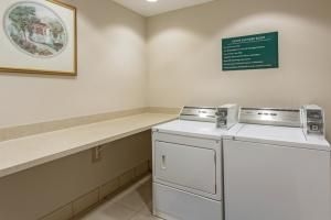 La Quinta Inn & Suites Ft. Myers - Airport1