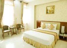 Holiday Hotel1