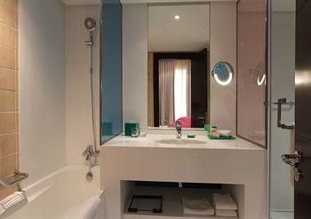 Hawthorn Suites by Wyndham0