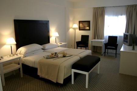 Tolosa Hotel1