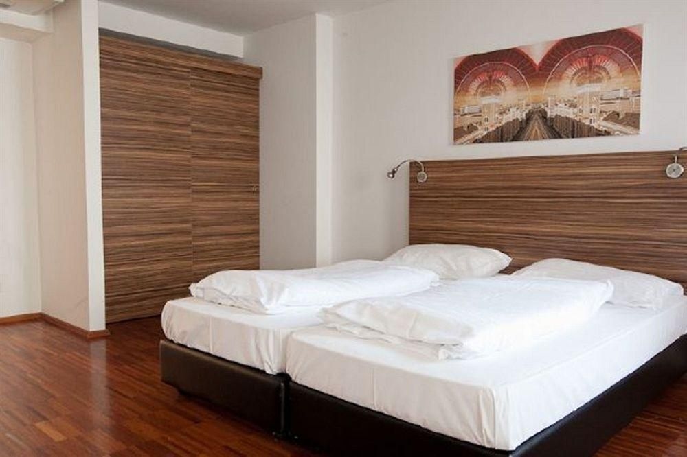 Royal Living Apartments0