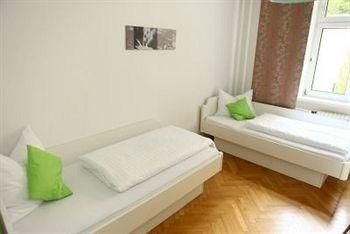 Hostel & Guesthouse Kaiser 232