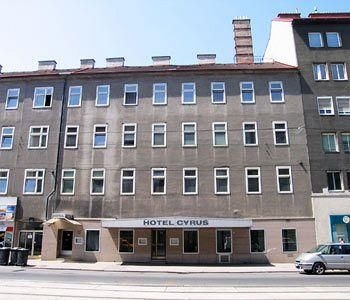 Hotel Cyrus3