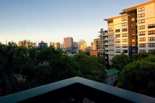 โซโห บริสเบน (Soho Brisbane Hotel)1