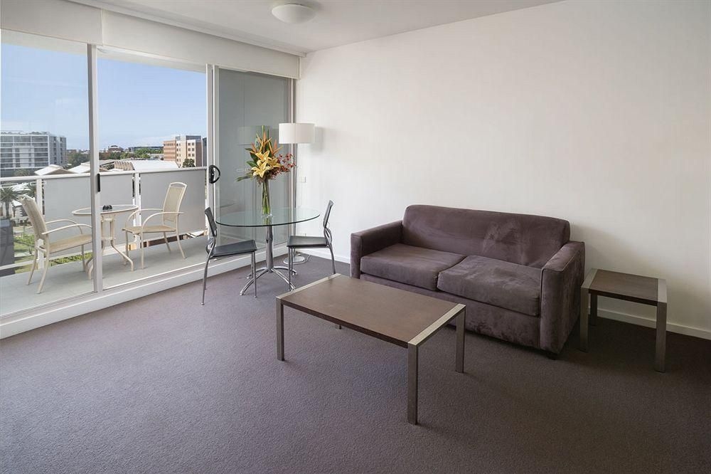Honeysuckle Executive Apartments Newcastle2