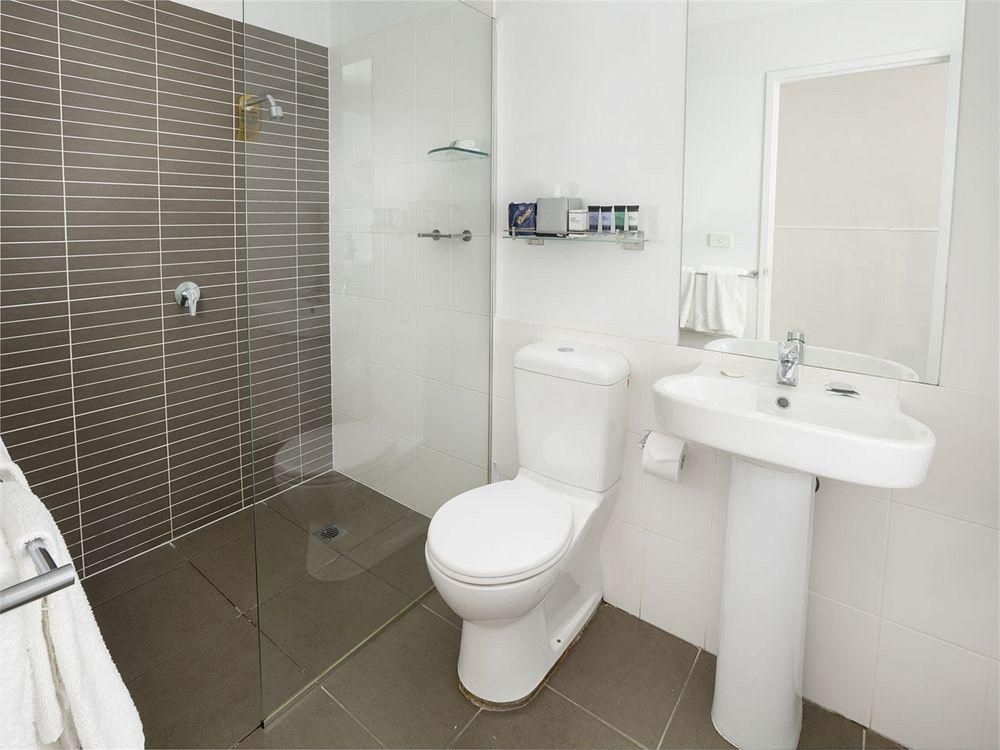 Honeysuckle Executive Apartments Newcastle4