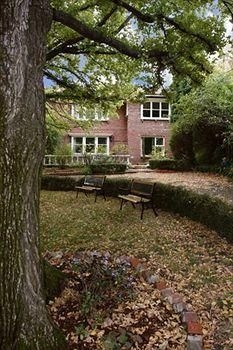 Graham Court Apartments0
