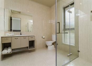 Quality Hotel Point Cook1