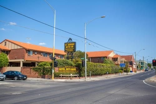 เซนต์จอร์จ มอเตอร์ อินน์ (St. Georges Motor Inn)0