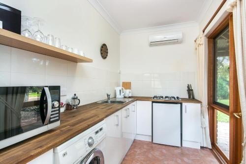 Coranda Lodge Bed & Breakfast1
