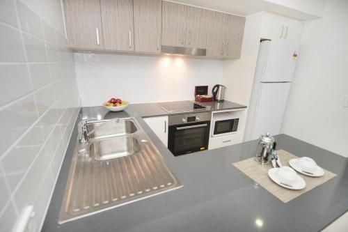 แกลดสโตน เซ็นทรัล พลาซ่า อพาร์ตเมนต์ (Gladstone Central Plaza Apartment)1