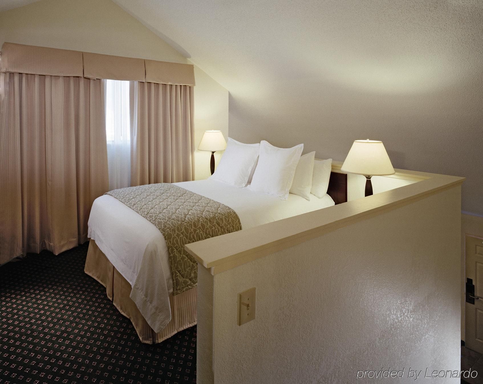 Premiere Hotel and Suites1