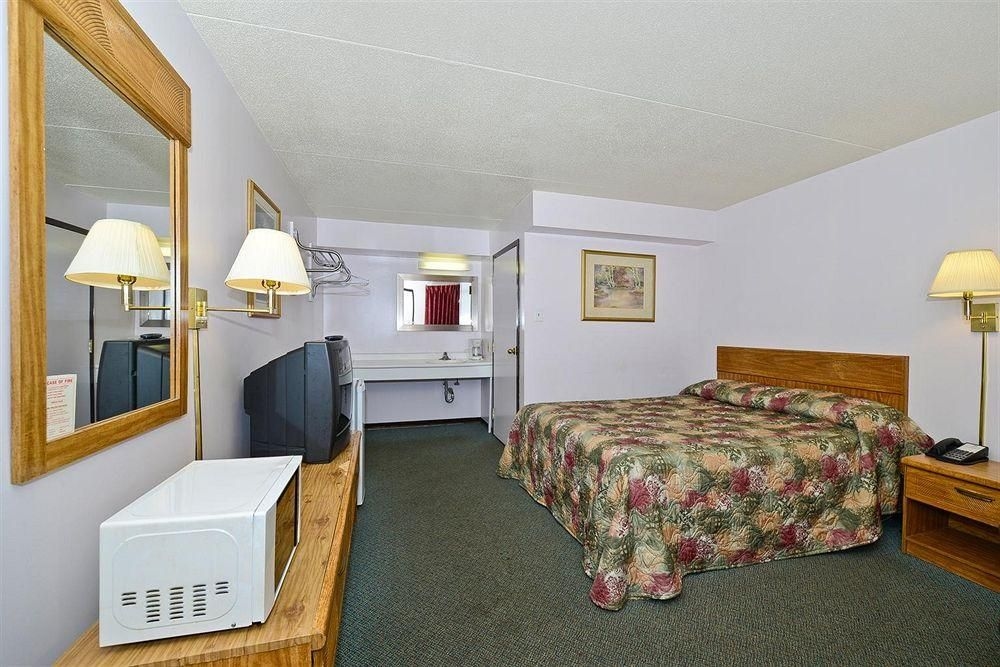 CANADAS BEST VALUE INN2