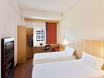 ibis Ningbo Qianhu4