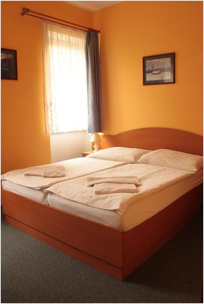 Hotel Attic0