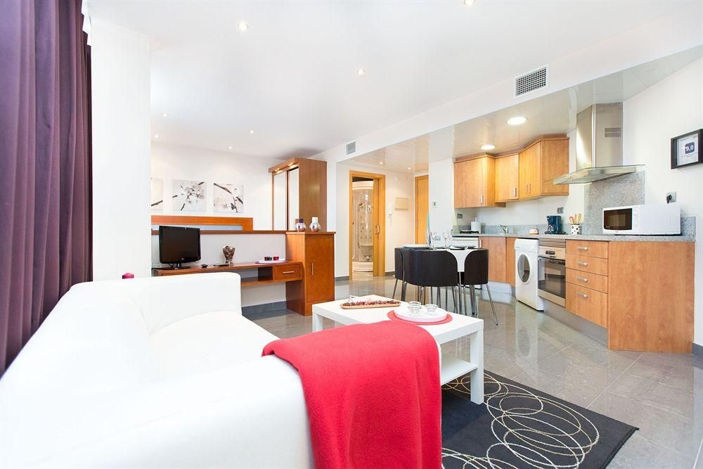 AinB Universitat Apartments0