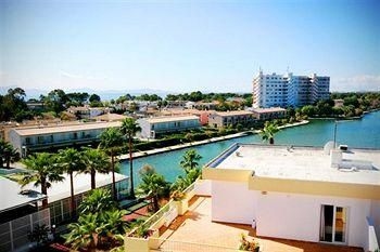 El Lago Apartments2