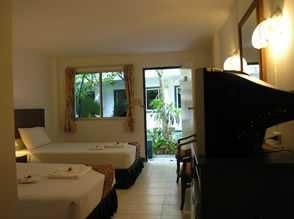 Kamala Beach Inn0