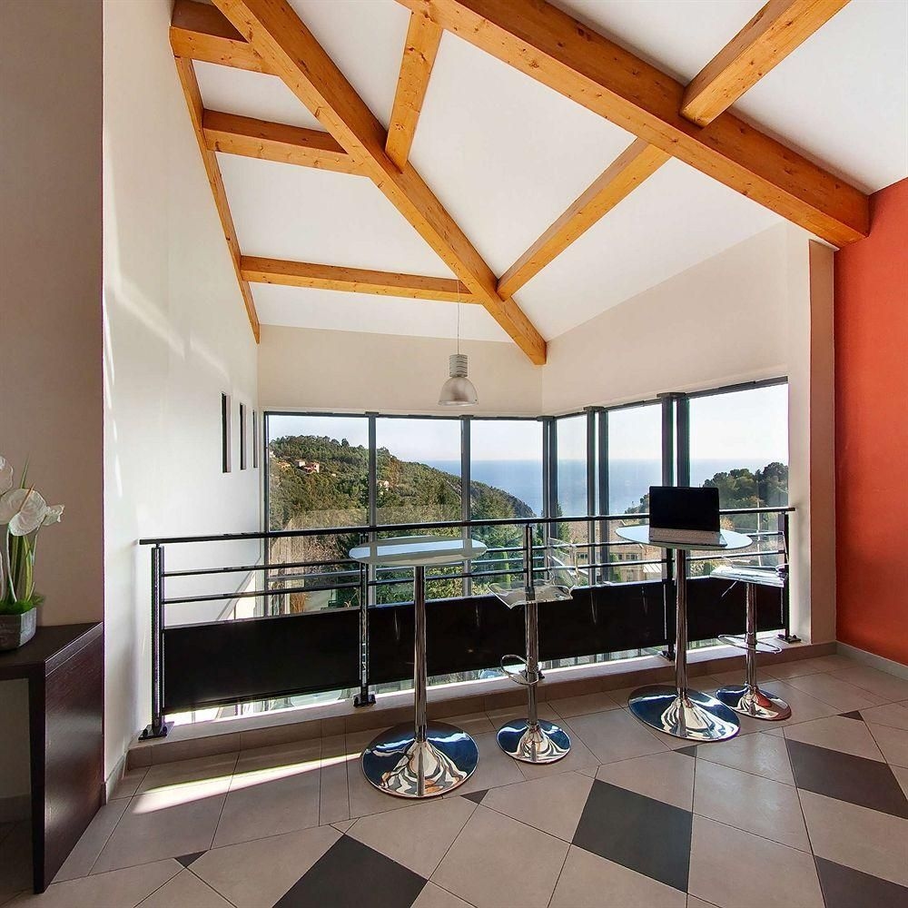 Residence Eza Vista1