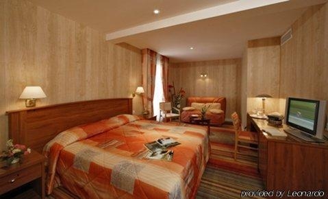 AU RELAIS DU GUE DE SELLE0