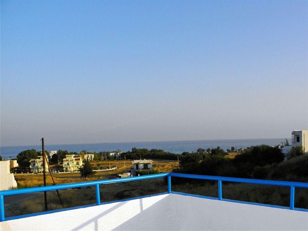 Summer Breeze Hotel0