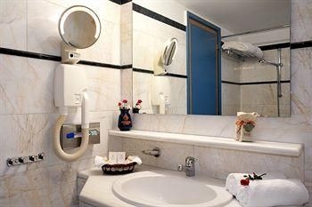 Ilianthos Village4