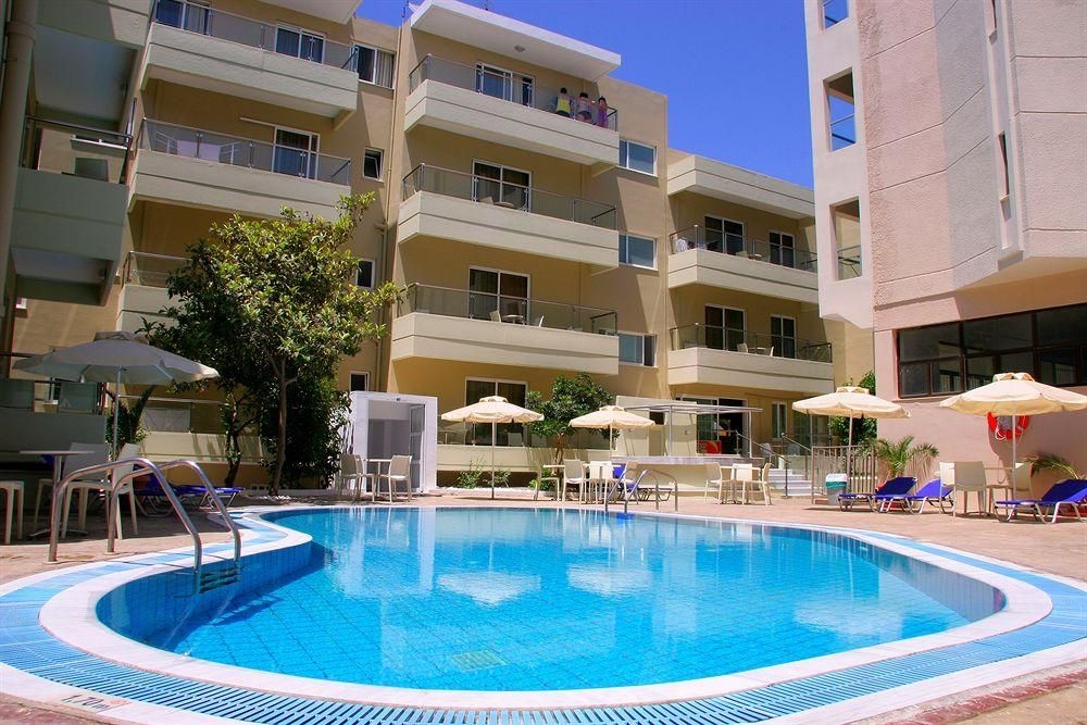 Michel Apartments0