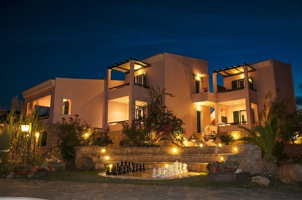 Irides Luxury Studios & Apartments3