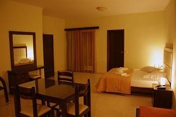 Sandy Suites4