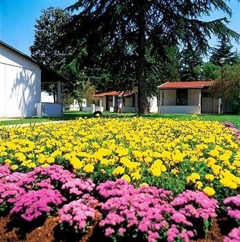 Village Laguna Park1