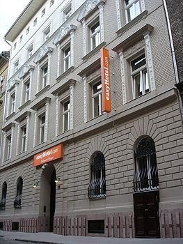 easyHotel Budapest Oktogon1