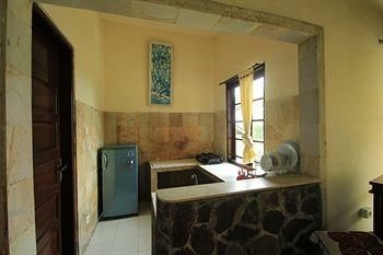 Hidden Sanctuary Resort and Villa0