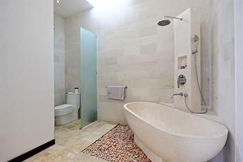 อเนมา วิลลา ซมินญะก์ (Anemalou Villa and Spa)1