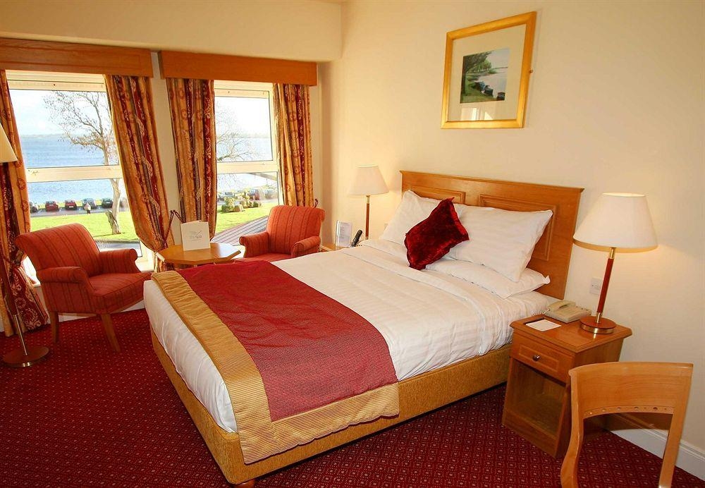 Hodson Bay Hotel1