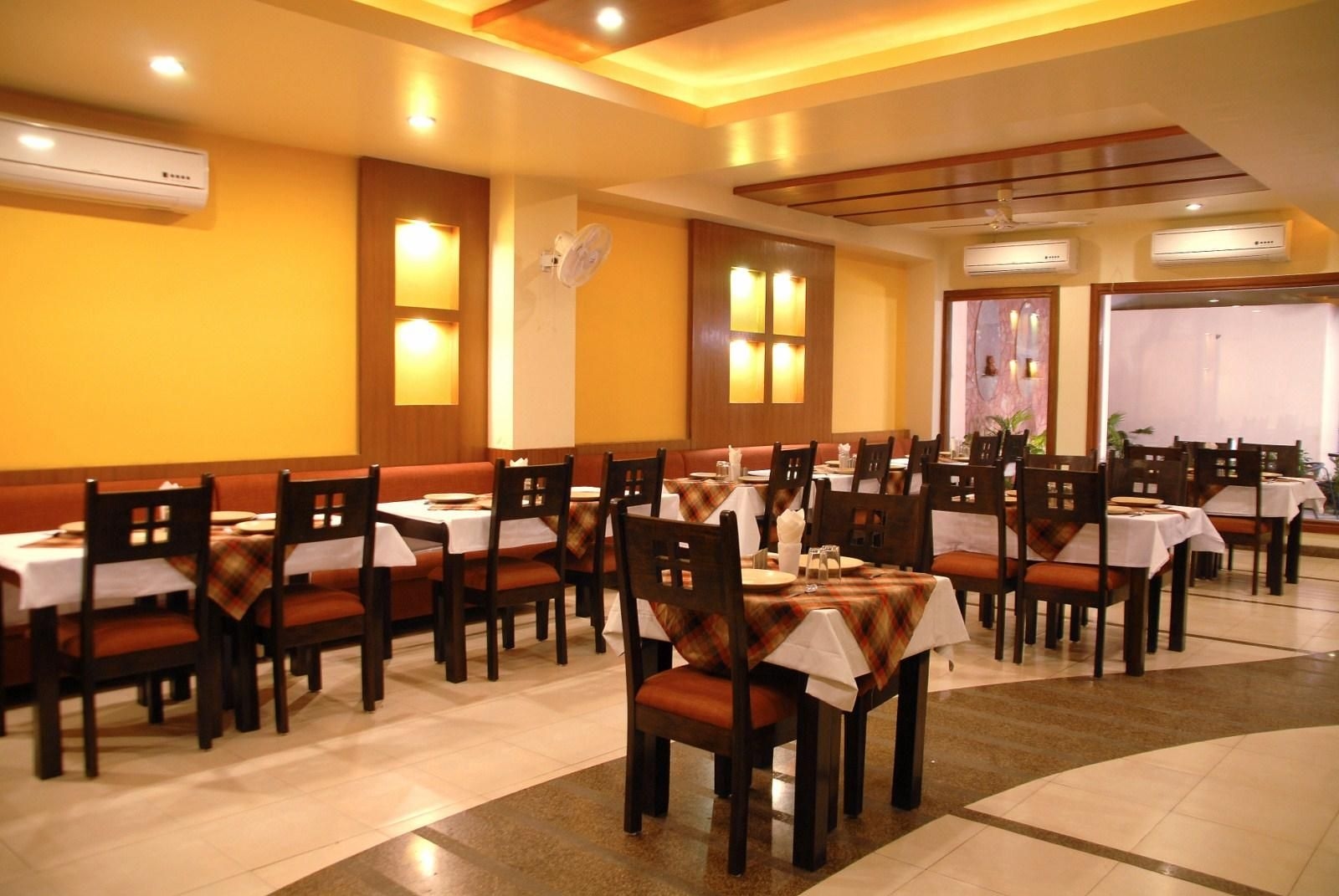 โรงแรมรัตนาวลี (เพียว เวเจทาเรียน) (Hotel Ratnawali - Pure Veg Hotel)4